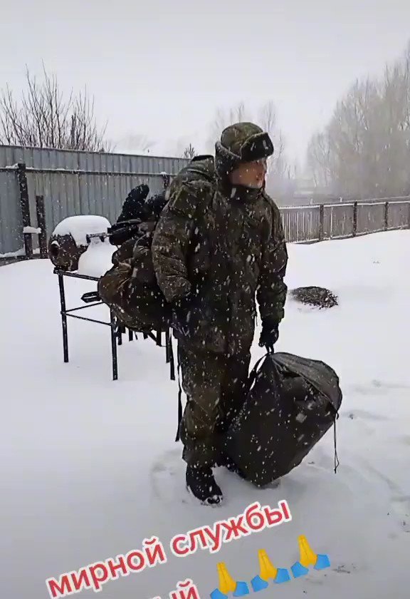 More videos appeared online of Russian servicemen or reservists at railway stations
