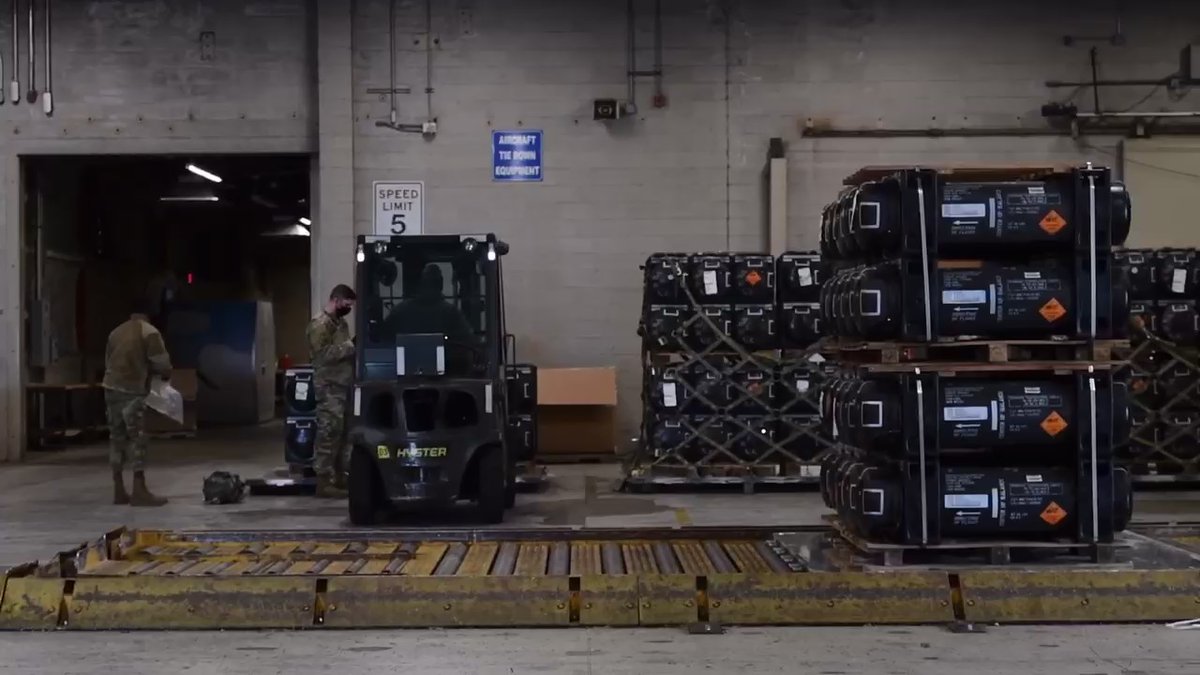 Video from Dover AFB released by Pentagon showing loading of 100+ Javelin ATGM's along with other weapons and ammo that arrived in Kyiv last night. The Javelin weapons was seemingly more discrete within the delivery