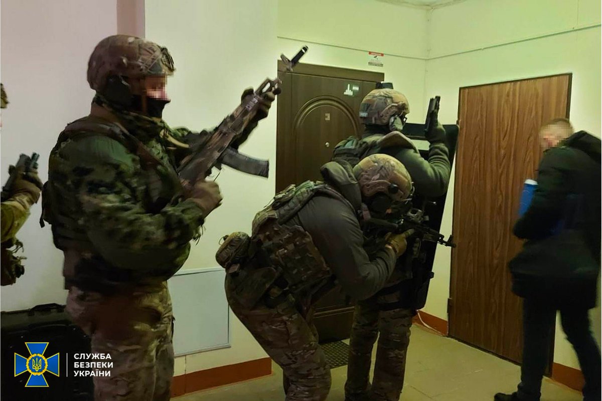 Security Service of Ukraine neutralized a criminal group that was preparing a series of attacks on facilities in the border regions of Ukraine. A large-scale operation took place in Zhytomyr and Kharkiv. The criminals were coordinated by representatives of the Russian special services