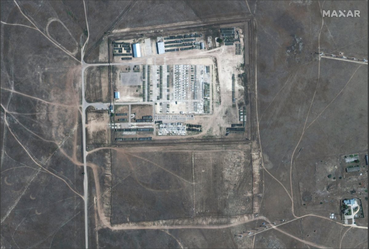 Here is @Maxar's comparison of the Novoozernoe site in Crimea. Some equipment is missing, but more importantly, a camp for personnel has been established