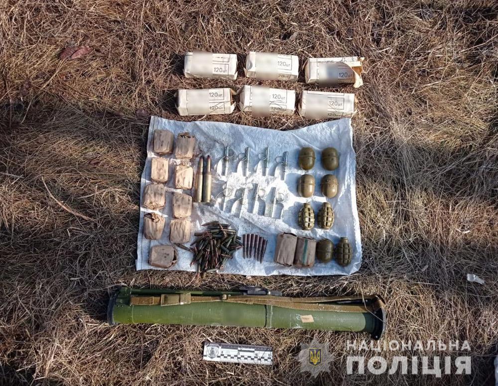 Zaporizhzhia: police found a cache of ammunition. A grenade launcher, grenades with fuses and more than a thousand rounds were seized from the scene