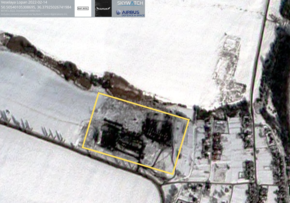 A military camp was set up on the outskirts of Veselaya Lopan, a village in Belgorod region located 15 km from the Hoptivka border crossing.   Medium resolution image of the camp