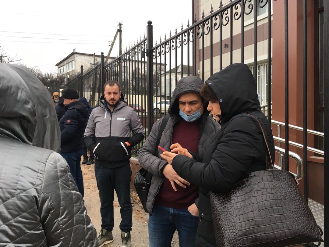 Near Bakhchysarai court Russian occupation authorities detained 15 person, who came to Dudakov case trial