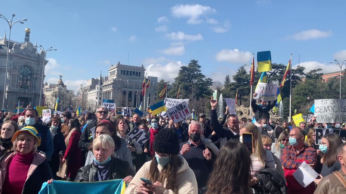 Putin, fascist, great terrorist, sounds from Madrid. Protest against the war in Ukraine