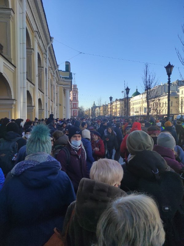 Big anti-war rally in St.Petersburg
