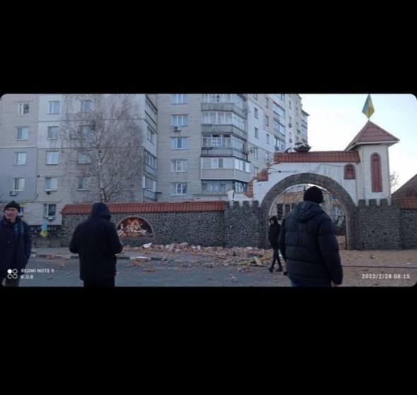 Russian troops randomly shoot civilian buildings in Borodianka, Kyiv region