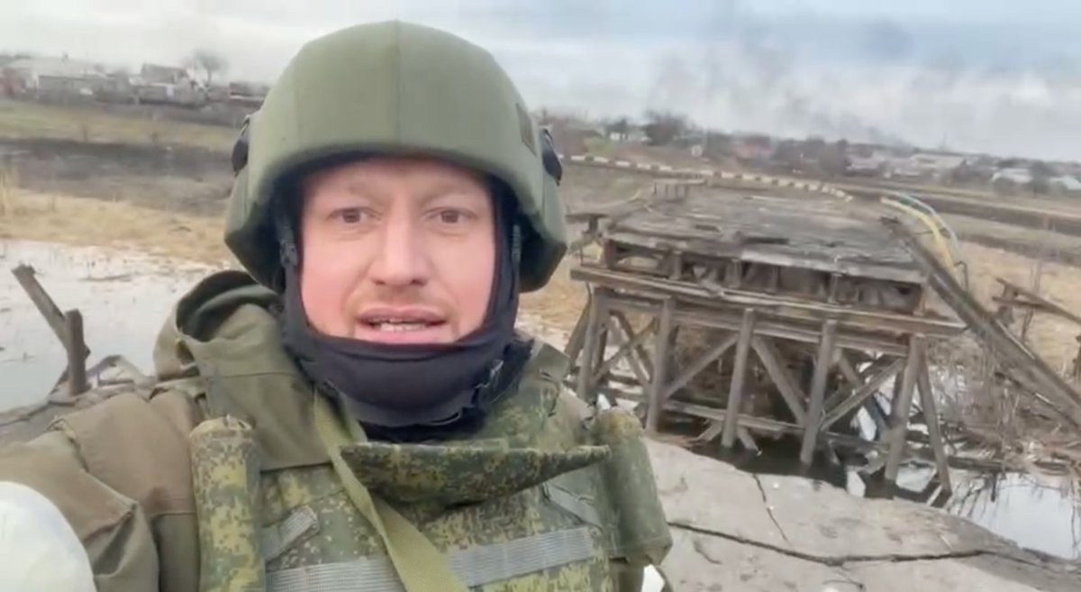 Another WarGonzo video taken at the bridge crossing the Kalmius river on the eastern edge of Sartana, 14km northeast of downtown Mariupol; clear shelling of Sartana ongoing