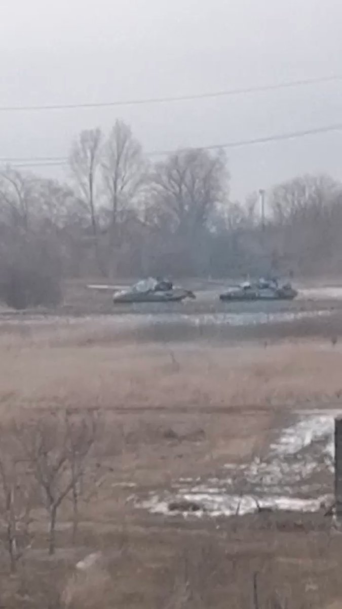 Russian tank moving near Bobrovytsia, Chernihiv region