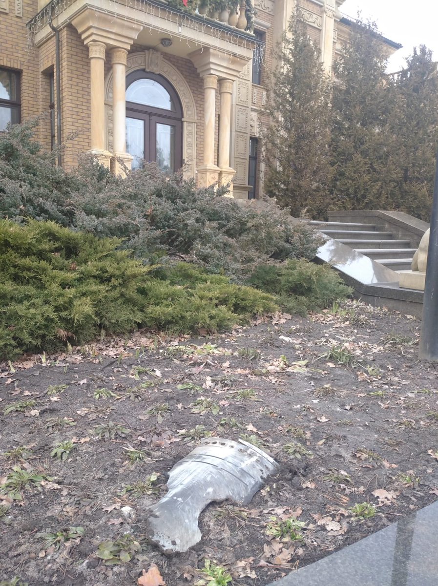 A fragment of a rocket possibly has fallen in the presidential residence yard in Koncha Zaspa. Missed., — commented President Zelenskyi