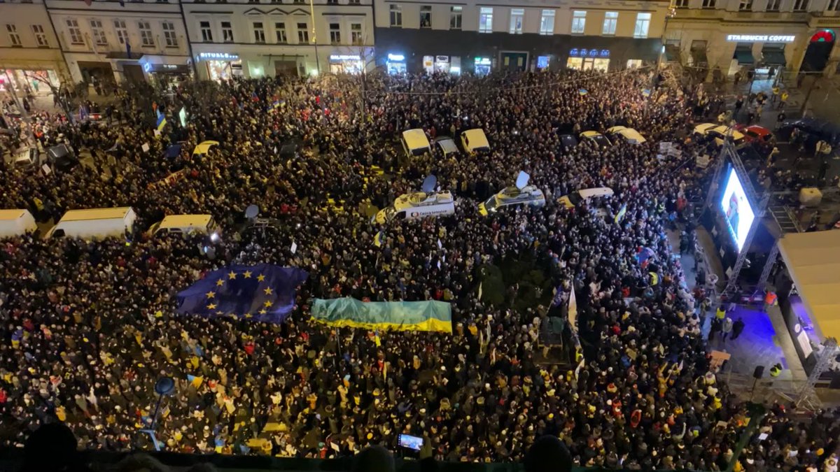 A massive crowd cheers a speech from Zelensky in Prague's Wenceslas Square/Václavské náměstí