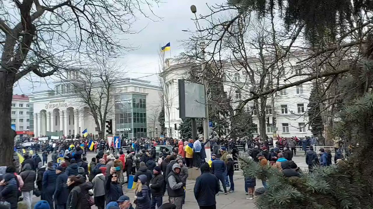 Big protest in Kherson against Russian occupation