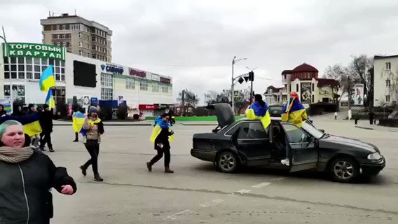 Civilian population rallying against Russian occupation in Melitopol