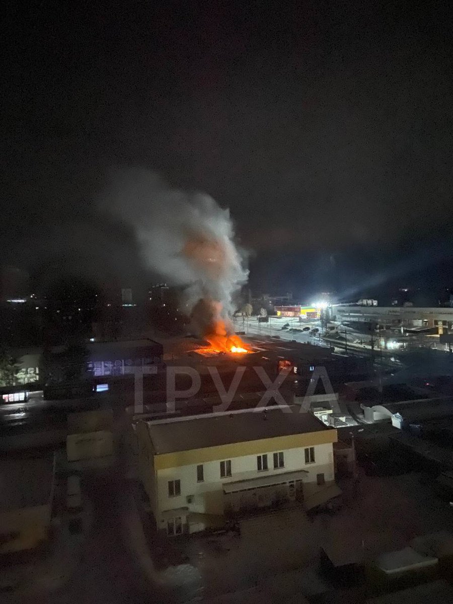 Shell explodes in Novosaltovsky market. Kharkiv