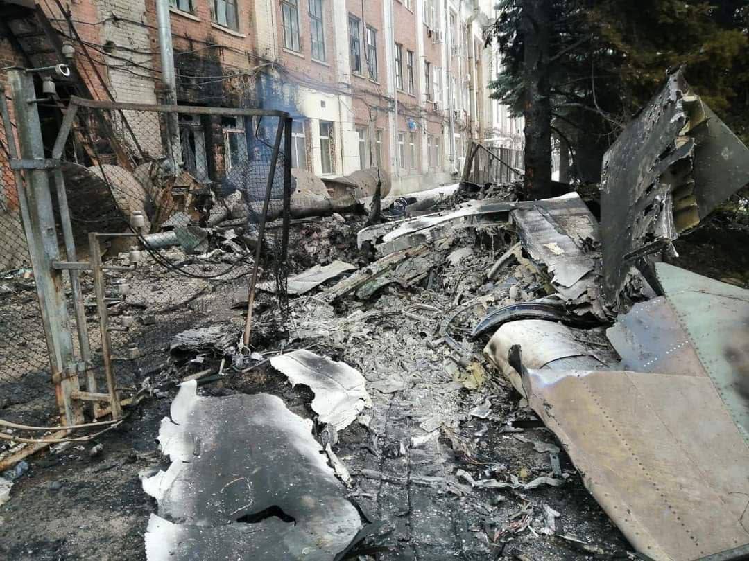 Based on this new wreckage, jet taken down yesterday over Kharkiv identified as Su-34 Fullback fighter-bomber. One crew member was captured