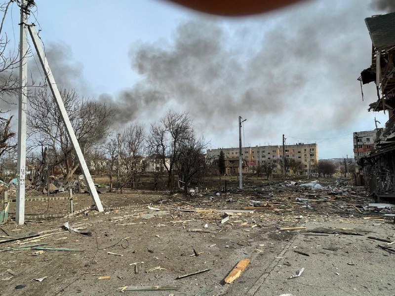 Photos of widespread damage in Makariv, Kyiv region