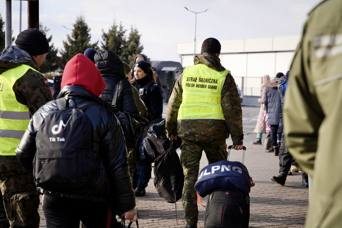 Poland: 1,675 mln people entered the country from Ukraine since the Russian invasion began. Yesterday almost 80,000