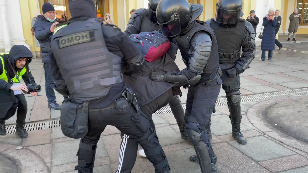 Police detaining protesters against war in Ukraine in St.Petersburg