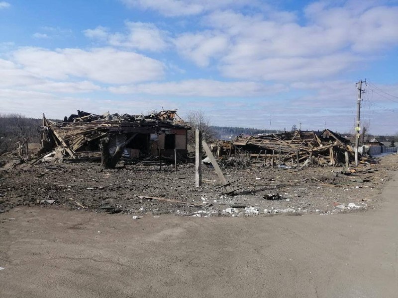 In the village of Komarivka, Kyiv region, two houses and a shop were destroyed by an air strike