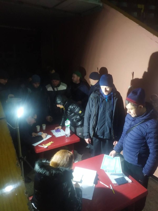 First evacuated civilians arrived from Mariupol' to Zaporizhiye