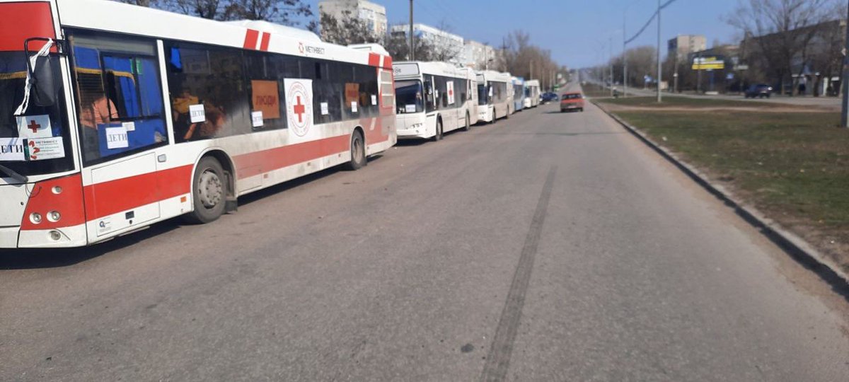 Five buses with evacuated Mariupol residents are already on the way from Berdyansk to Zaporizhia