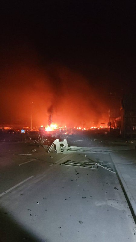 Kyiv mayor: several explosions in Podilsky district of Kyiv. Several buildings and a mall, civil defense units already on the site