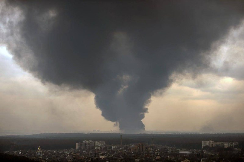 Heavy smoke over Bucha-Irpin'-Hostomiel amid violent battles