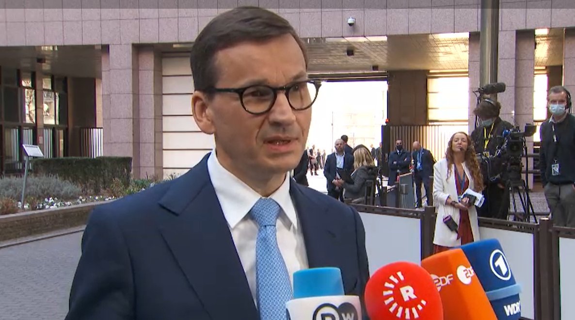 Poland's PM @Morawieckim ahead of the EUCO: We should act decisively in the area of sanctions on gas, oil and coal from Russia. If we do not pay this price today, we will pay it one way or another tomorrow or the day after
