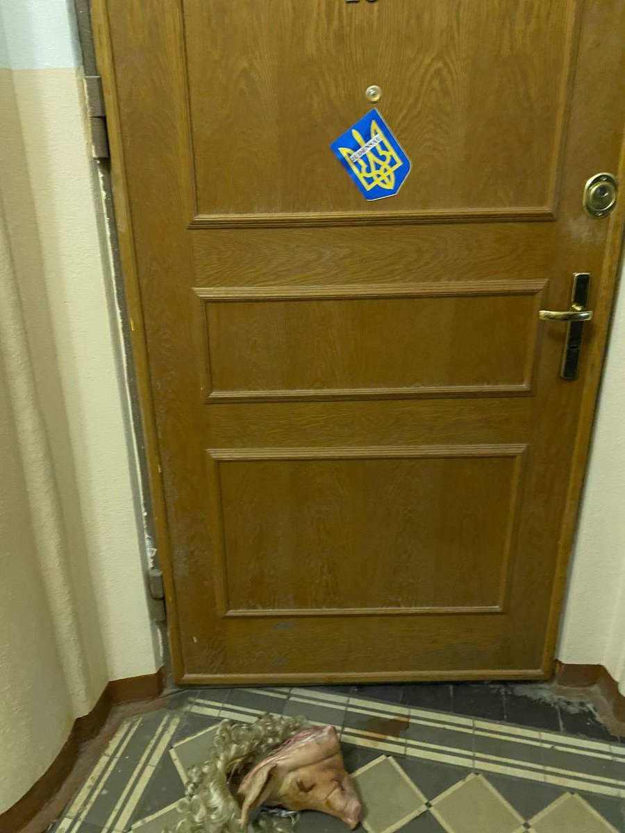 Unknown people left a pig's head outside Ekho Moskvy editor Alexei Venediktov's apartment and put a Ukrainian crest sticker on his door with Judensau – Jewish pig – written on it