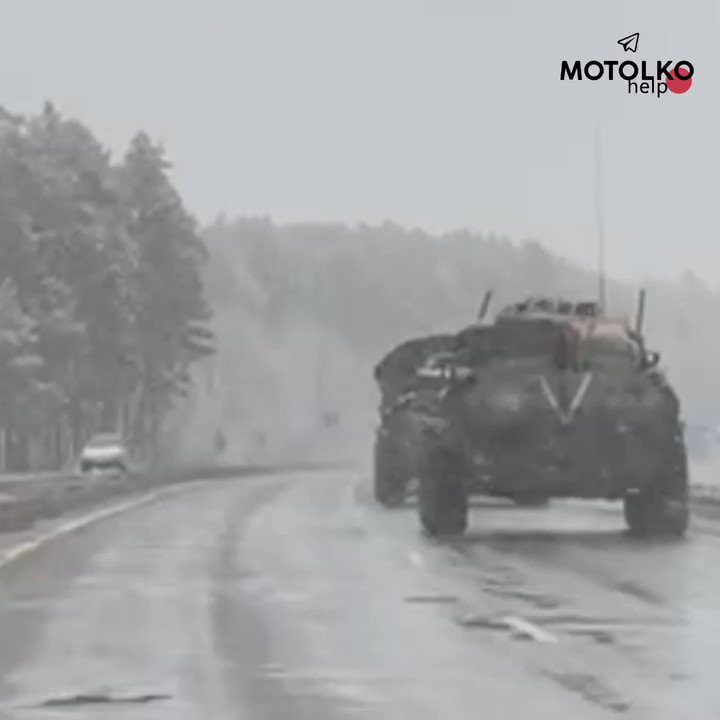 7:50 A column of Russian equipment with V marks was moving from Rechitsa towards Gomel along the M10 highway. There were at least 8 Tochka-U, several BTR-82a, about 9 KamAZ trucks, some of which are carrying Tochka-U missiles, communication vehicle and a crane