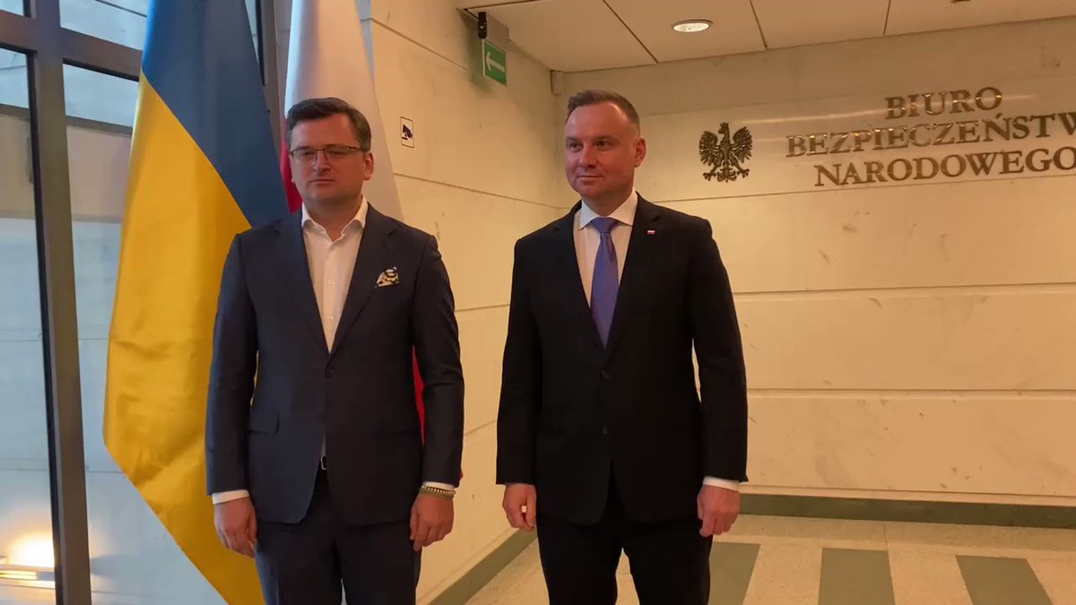 Poland's president @andrzejduda has met with the Ukrainian FM @DmytroKuleba. Tomorrow at the Vatican Polish president will discuss war in Ukraine with Pope Francis @pontifex