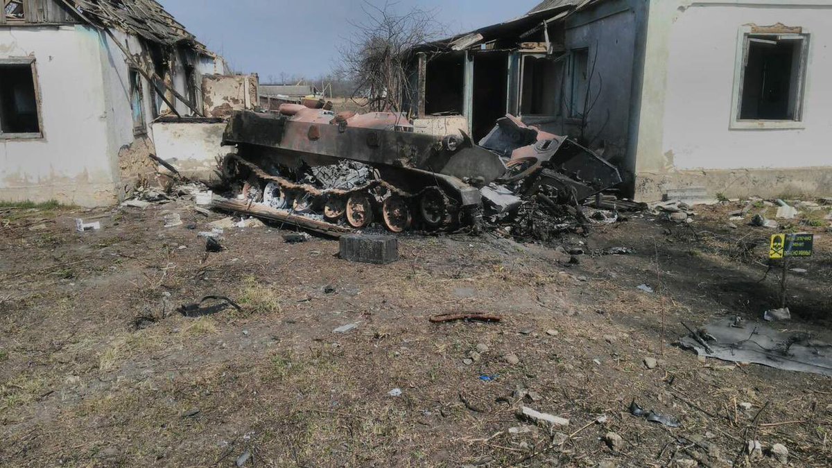 Photos: destroyed Russian tanks in Novovorontsovka of Kherson region
