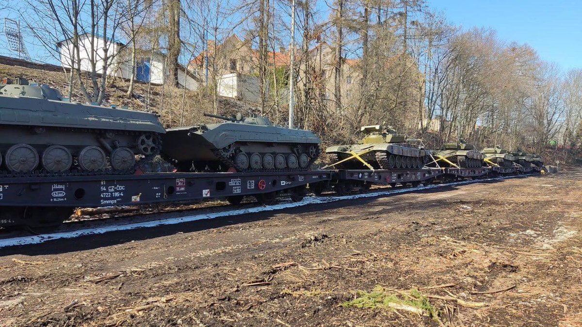 CzechRepublic has already sent dozens of older T-72 tanks + BMPs to Ukraine.   Equipment have been sent as a „gift from Czech Army after the discussion with NATO allies