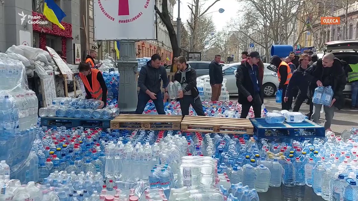 Volunteers sending water from Odesa to Mykolaiv, as no water supply in the city for days as result of Russian shelling