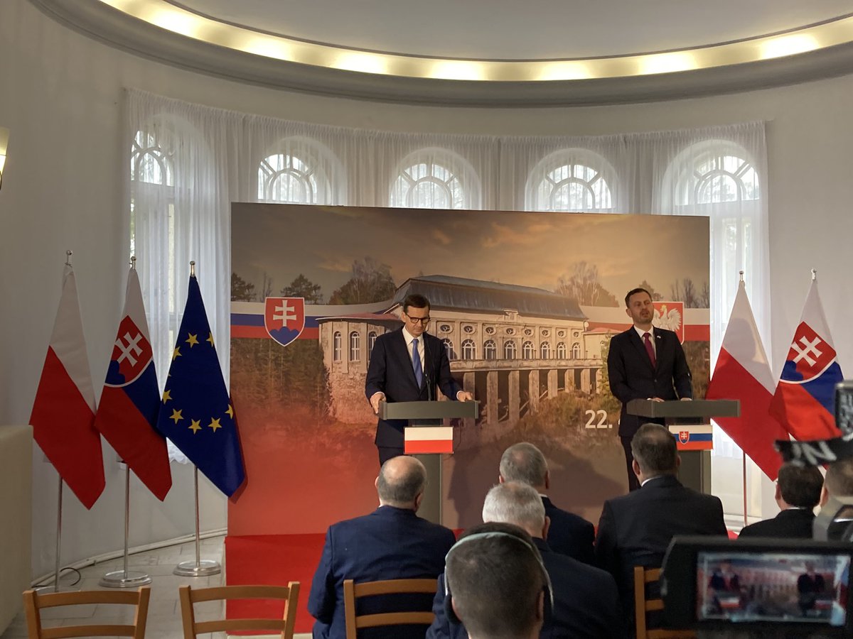 Slovak PM @eduardheger says after the Polish-Slovak intergovernmental consultations with PM @morawieckim that there is a need to gradually impose further sanctions on Russia
