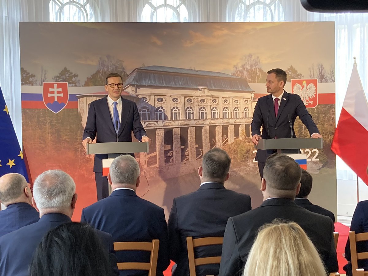 Polish PM @MorawieckiM: we talked about how, after the opening of the Polish-Slovak interconnector, to help Slovakia to become independent from Russian gas