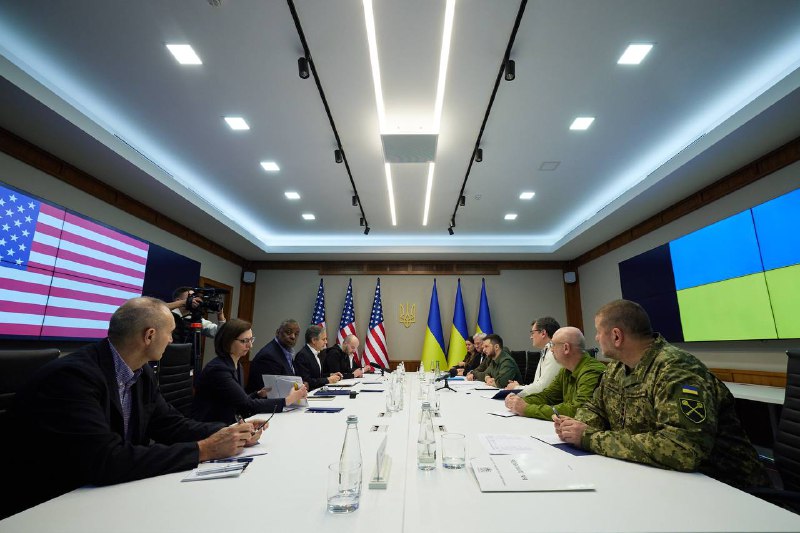 President Zelensky met with State Secretary Blinken and Defense Secretary Austin in Kyiv last night