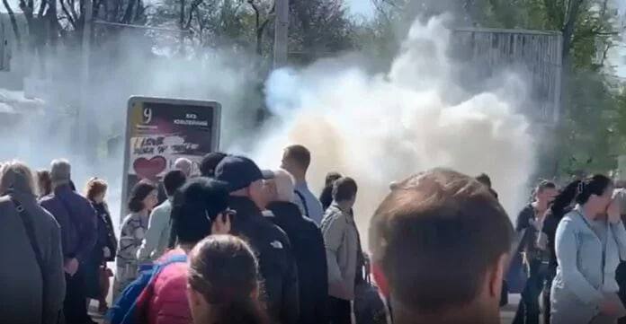 Rally in support of Ukraine in Kherson. Russian occupation forces used tear gas and stun grenades to disperse it