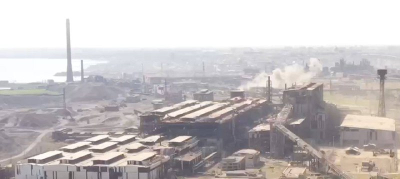 Shelling continues at Azovstal in Mariupol