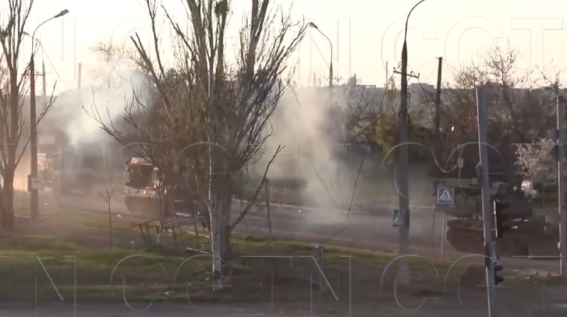 Russian army continues assault on Azovstal plant in Mariupol, pushing more equipment after heavy airstrikes overnight