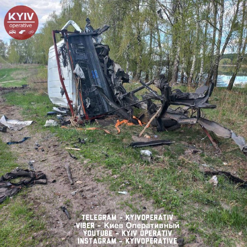 3 wounded in a van as result of explosion of landmine near Makariv, Kyiv region