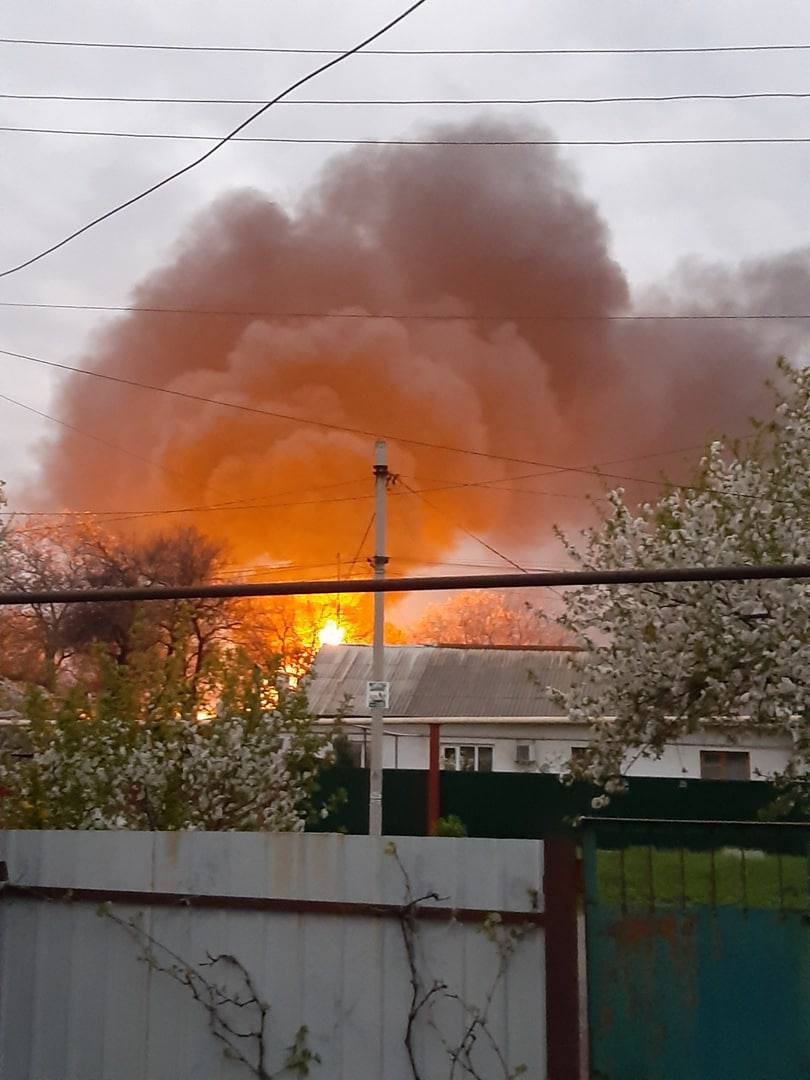 Oil depot is on fire in the Kirovsky district of Donetsk