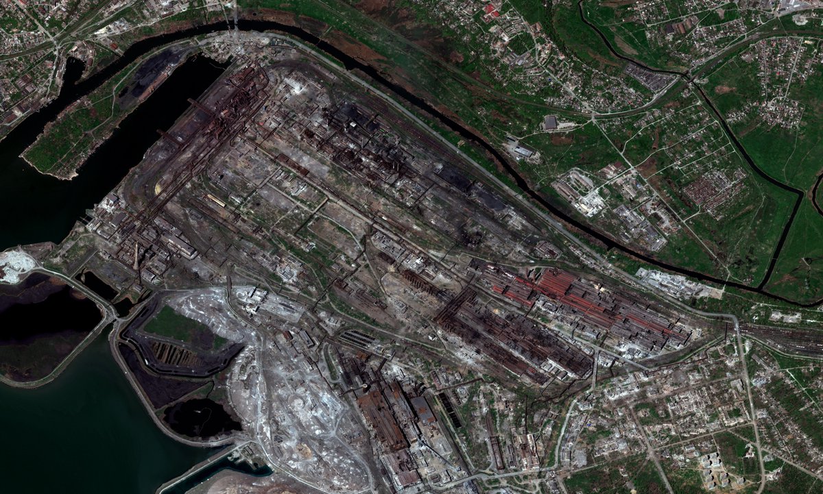 This off-nadir satellite image captured by @Maxar's WorldView-3 shows the utter destruction at the Azovstal steel plant in Mariupol. First image shows the overview of the plant, second image slightly more close-up, and closest view of a part of the site is the third image