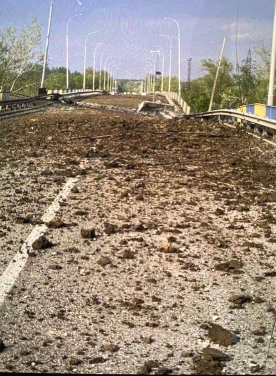 Bridge blown up between Lyman and Sloviansk