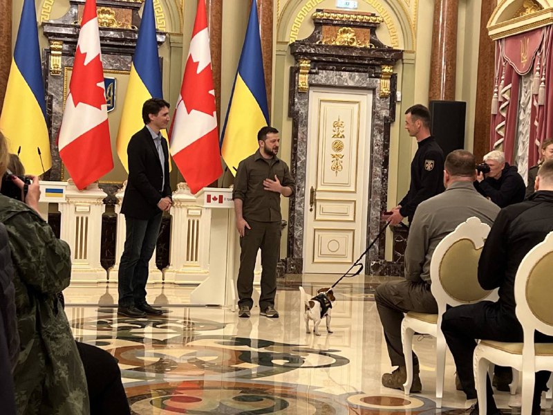 President of Ukraine Zelensky met with PM of Canada Trudeau, and awarded bomb disposal units