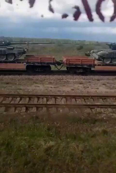 Belarusian military echelon with tanks was filmed on the way to Pinsk