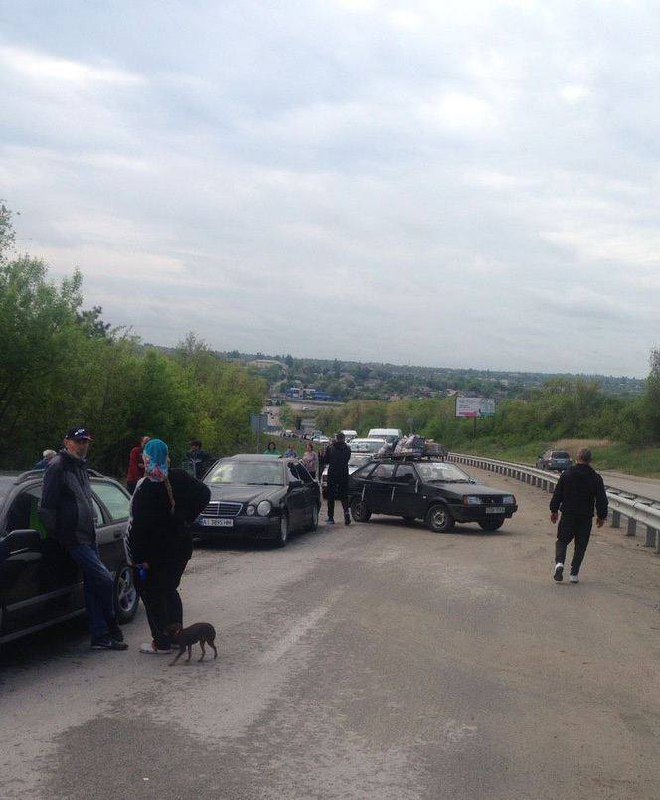 Mariupol. Evacuation. The  column of cars with Mariupol residents (from 500 to 1000 cars) waited for the pass more than three days, finally have been allowed to Zaporizhia
