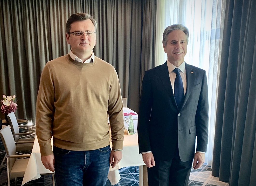Minister of Foreign Affairs of Ukraine Dmytro Kuleba: Met @SecBlinken in Berlin. More weapons and other aid is on the way to Ukraine. We agreed to work closely together to ensure that Ukrainian food exports reach consumers in Africa and Asia. Grateful to Secretary Blinken and the U.S. for their leadership and unwavering support