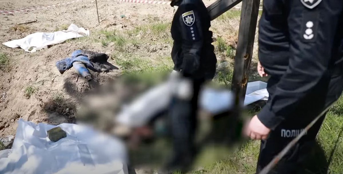 In Makariv near Kyiv, the bodies of three men who appear to have been executed were found. Two of them have been shot in the head, the third to the stomach. One of them appears to be a Czech citizen