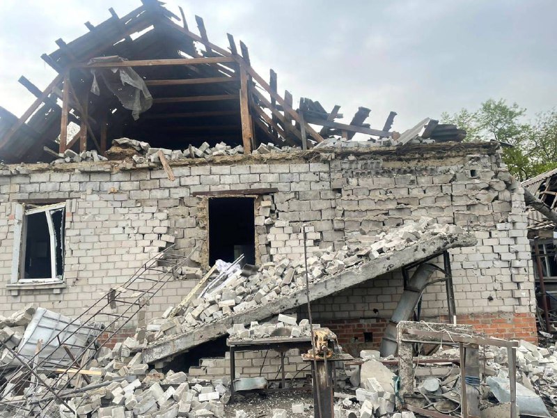 2 missile strikes against Dnipro city this morning, one missile was shot down, but debris damaged a house. Another missile targeted and destroyed transport infrastructure object