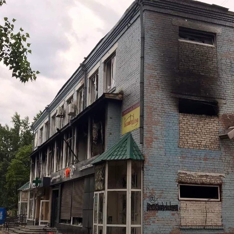 4 killed, 1 wounded as result of Russian shelling in Sieverodonetsk. 6 houses destroyed in the town, 6 houses destroyed in Lysychansk, 4 in Zolote and 3 in Novodruzhesk